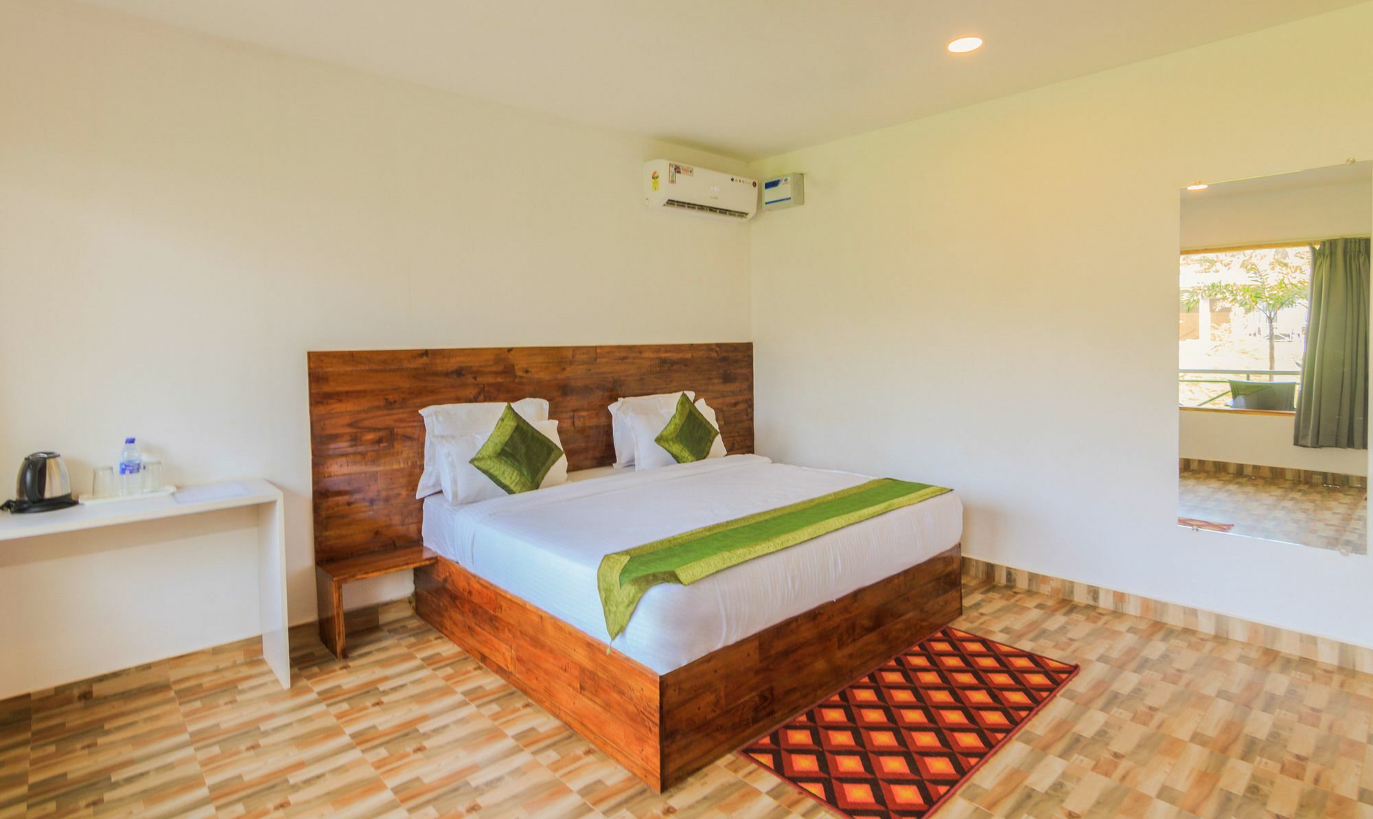 Treebo Trend Lands End Beach Resort Morjim Exterior foto